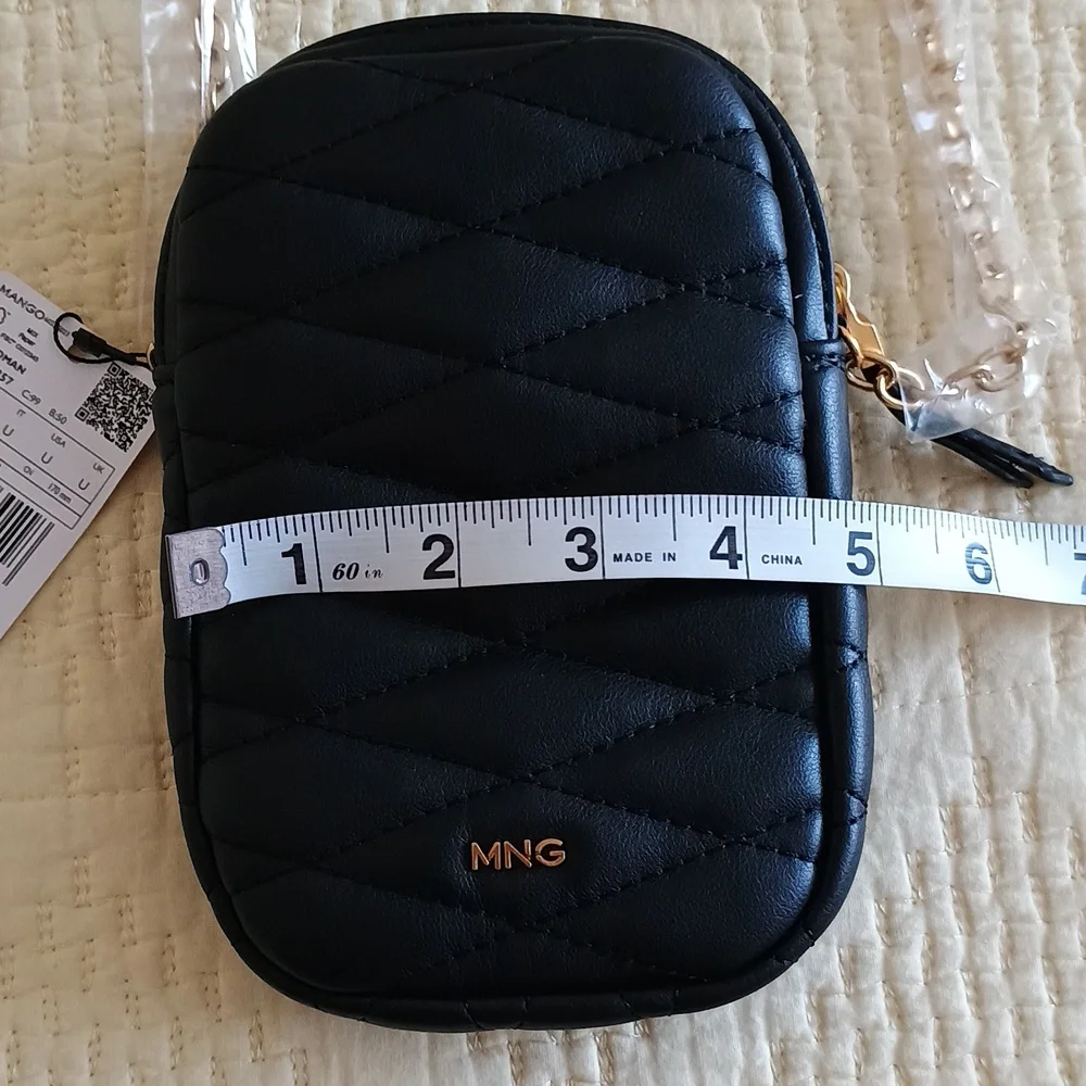 🆕 Mango Black Quilted Crossbody Phone Purse with Gold Hardware